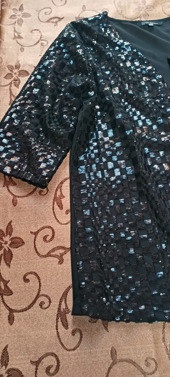Chaqueta de lentejuelas negra elegante - 3