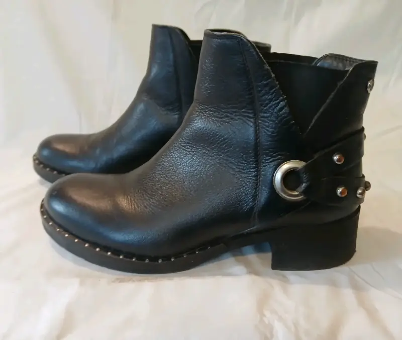 Botas de cuero negro con tachas - 3