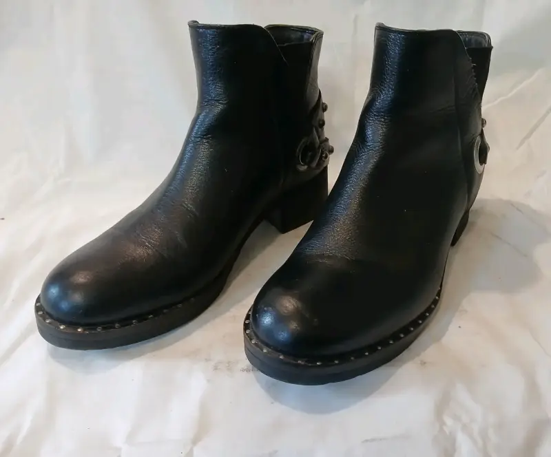 Botas de cuero negro con tachas - 6