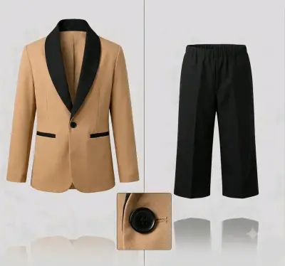 Traje de niño beige con solapa negra - miniatura 1