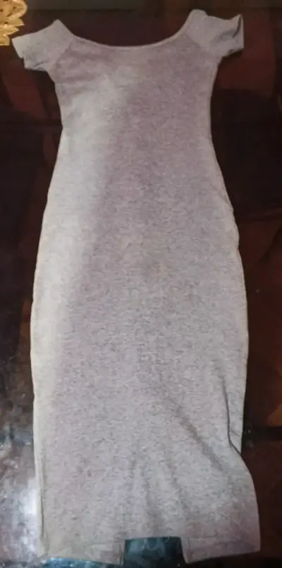 Vestido gris ajustado con cierre frontal - miniatura 3