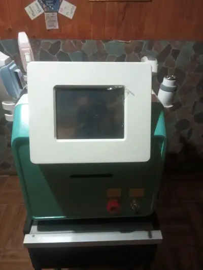 Láser nd- 4 en 1 (belleza y cuidado de la piel) - miniatura 1