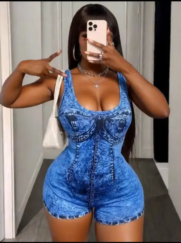 Enterito corto de mezclilla azul para mujer