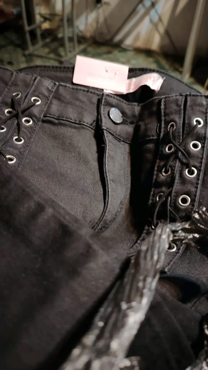Pantalones ajustados negros con cordones talla 38 - 2