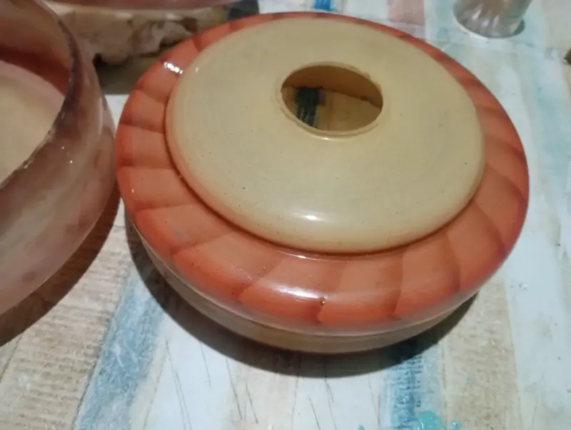 Mesa redonda vintage azul de madera - 4