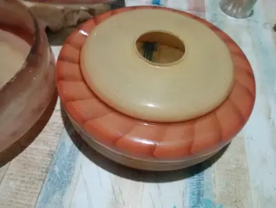 Mesa redonda vintage azul de madera - miniatura 4