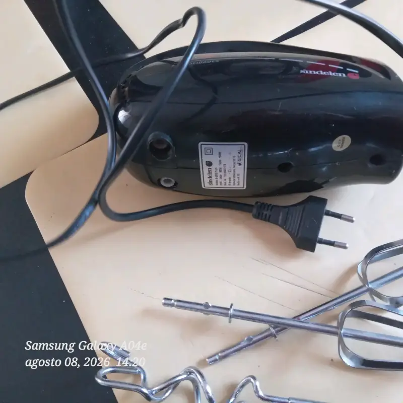 Batidora de mano Black & Decker con accesorios - 2