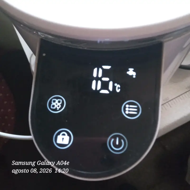 Hervidor Eléctrico Blanco con Control Digital - 2
