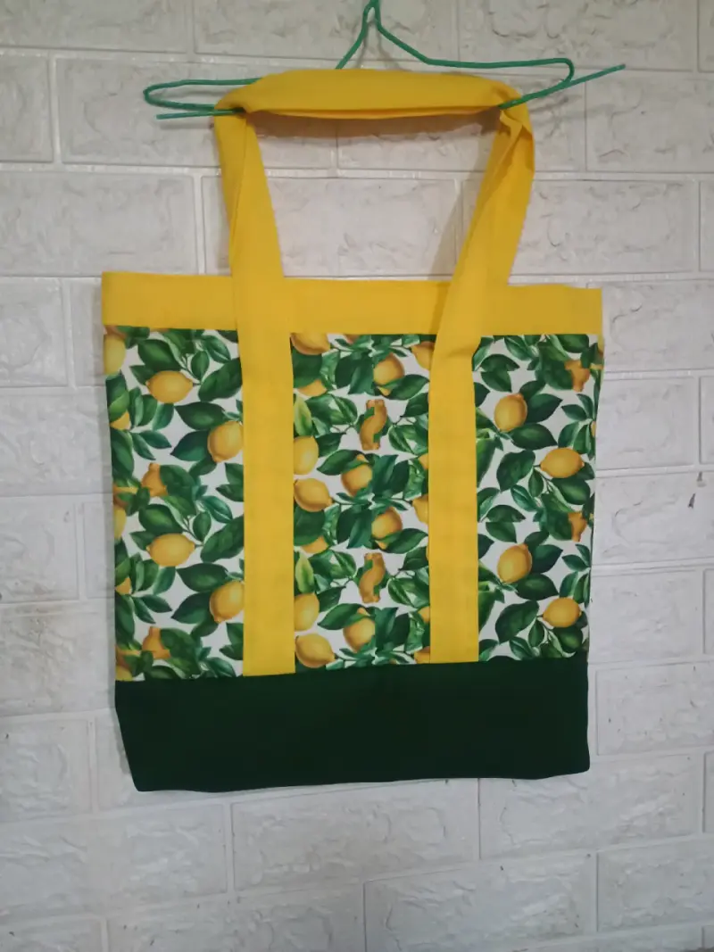 Bolso tote con diseño de limones y flores - 1