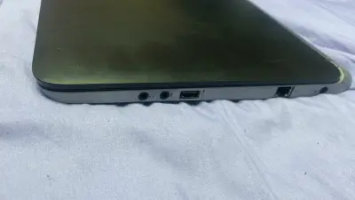 Laptop HP ProBook en buen estado - miniatura 2