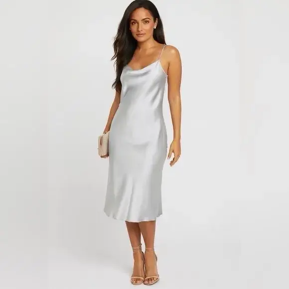 Vestido de satén elegante - 1