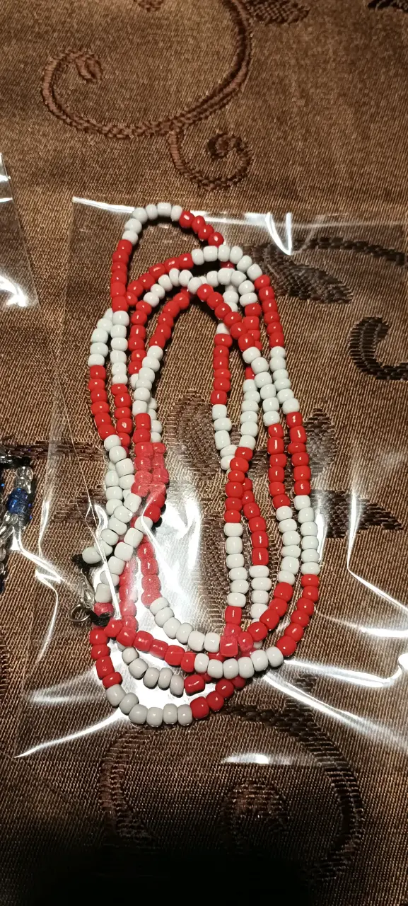 Collares de cuentas de colores variados - 4