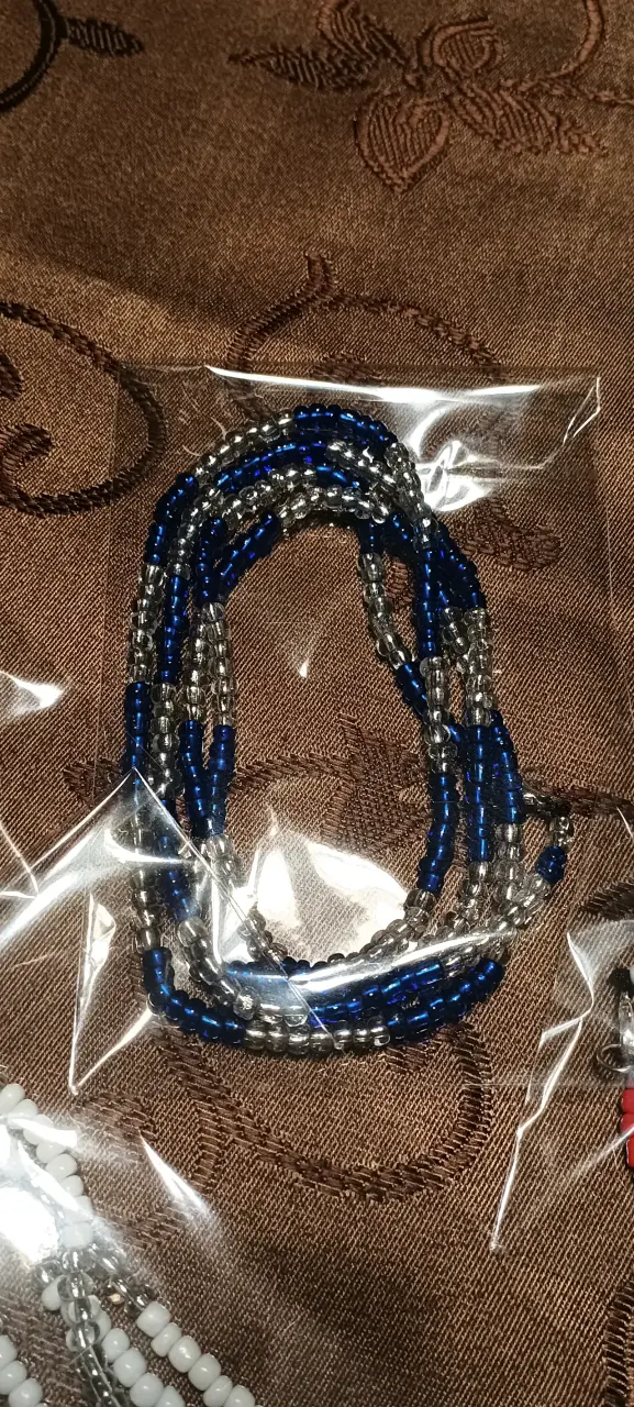 Collares de cuentas de colores variados - 5