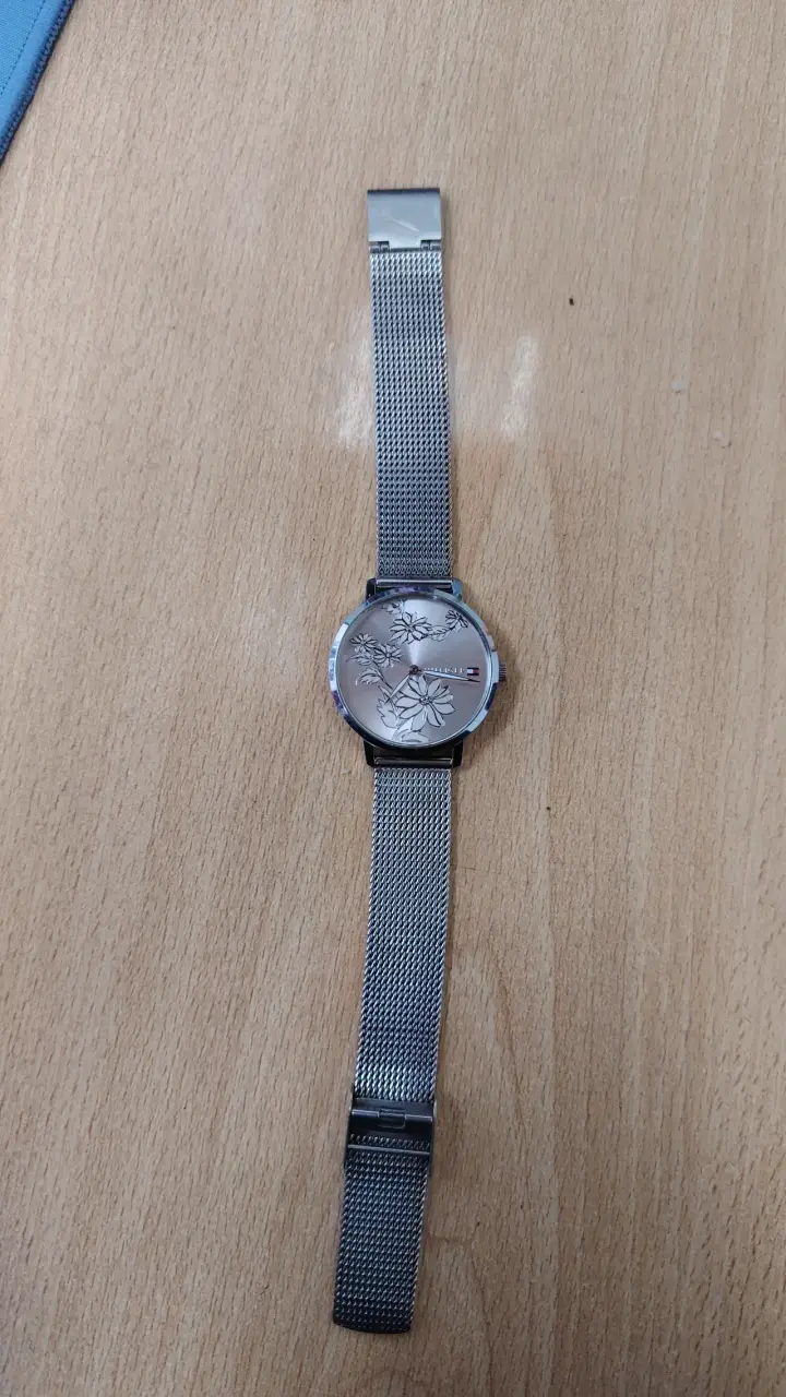 Reloj Tommy Hilfiger con diseño floral - 2