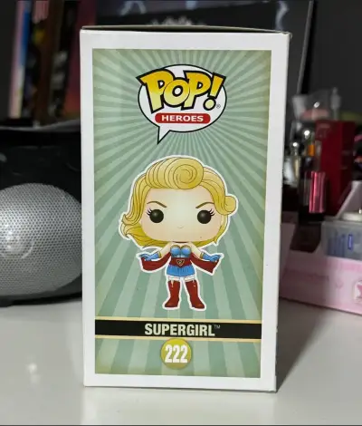 Figura Funko Pop Supergirl DC Comics Bombshells - miniatura 4