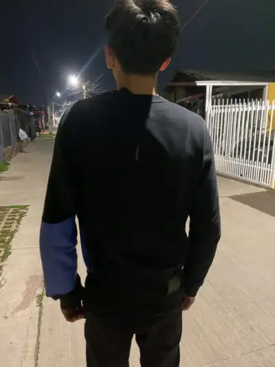 Polerón Calvin Klein Jeans negro y azul - miniatura 4