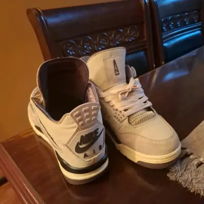 Zapatillas Air Jordan 4 A Ma Maniére Beige - miniatura 2