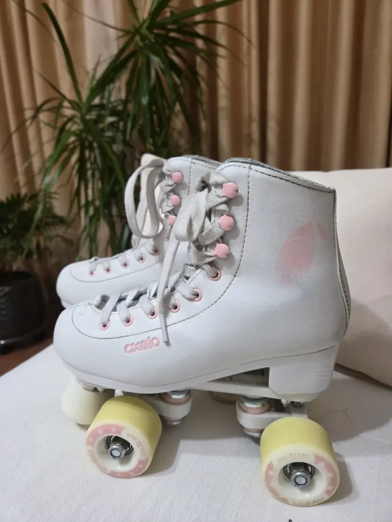 Patines de Cuatro Ruedas Blancos - 2