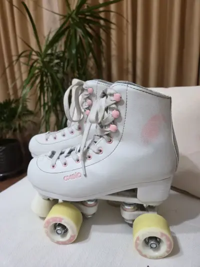 Patines de Cuatro Ruedas Blancos - miniatura 2