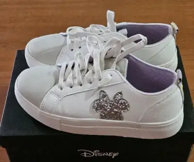 Zapatillas blancas Disney con diseño brillante - miniatura 1