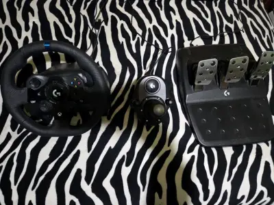 Volante Logitech g923 + palanca de cambios - miniatura 1