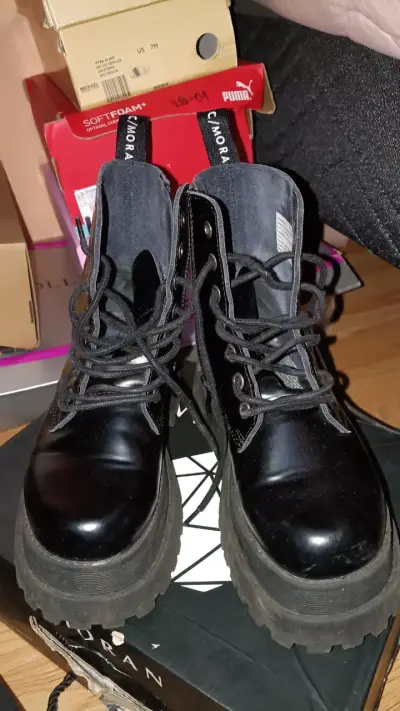 Botas negras de cuero con plataforma - miniatura 2