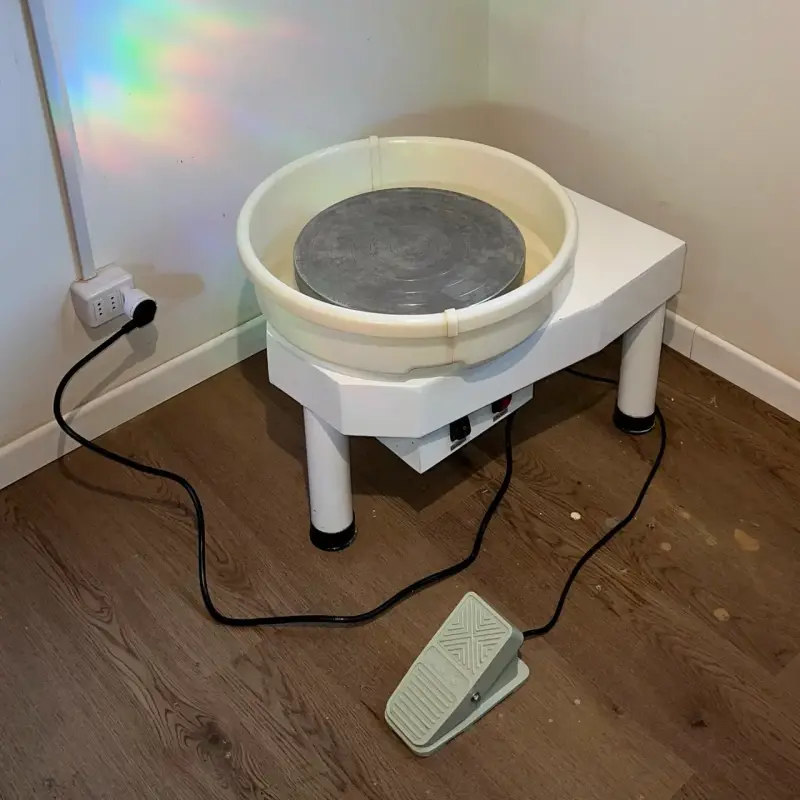 Torno de cerámica eléctrico con pedal