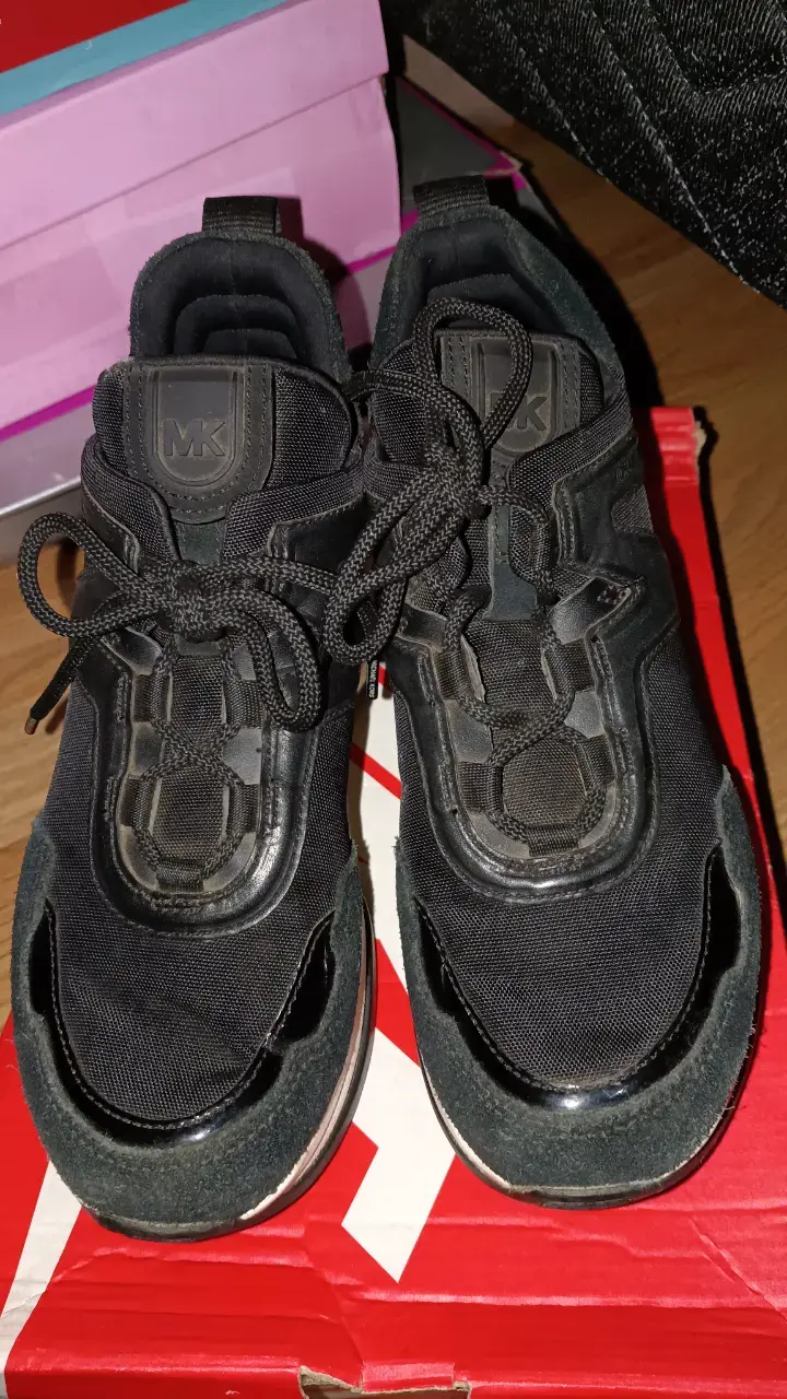 Zapatillas deportivas negras MK - 1
