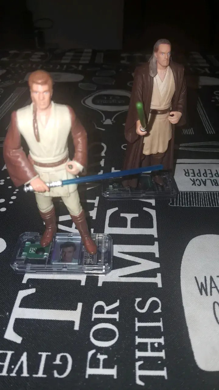 Figuras de acción Star Wars con sables de luz - 1