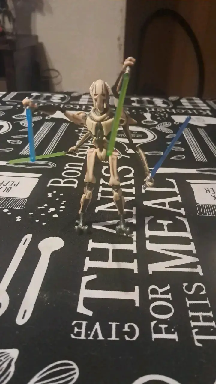 Figura de acción General Grievous con sables de luz - 1
