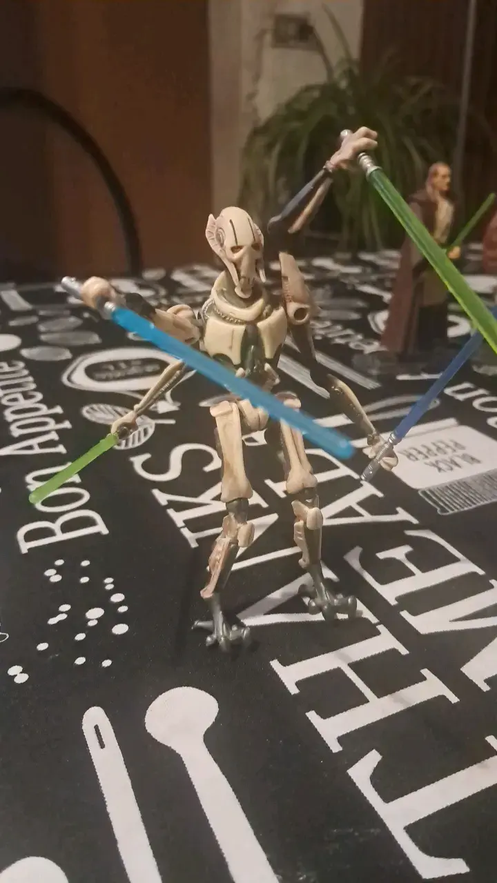 Figura de acción General Grievous con sables de luz - 3
