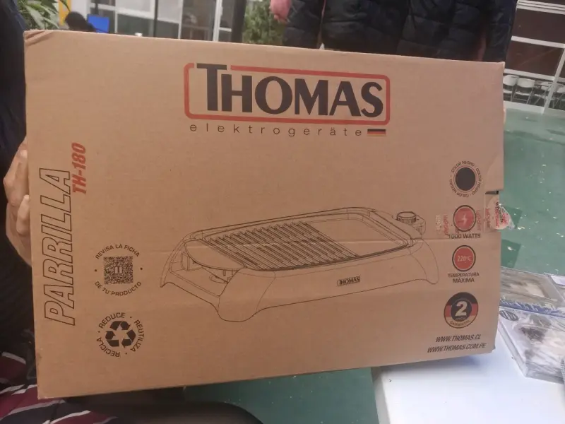 Parrilla eléctrica Thomas TH-180 negra