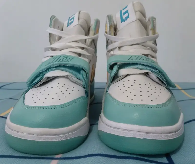 Zapatillas deportivas Nike Jordan turquesa y blanco - 1