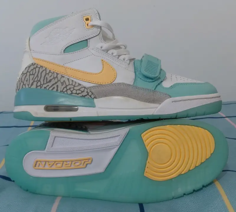 Zapatillas deportivas Nike Jordan turquesa y blanco - 4
