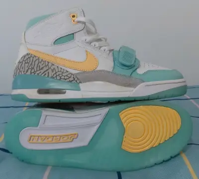 Zapatillas deportivas Nike Jordan turquesa y blanco - miniatura 4
