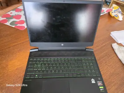 Laptop HP Pavilion Gaming 15 - miniatura 1