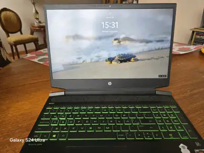Laptop HP Pavilion Gaming 15 - miniatura 3
