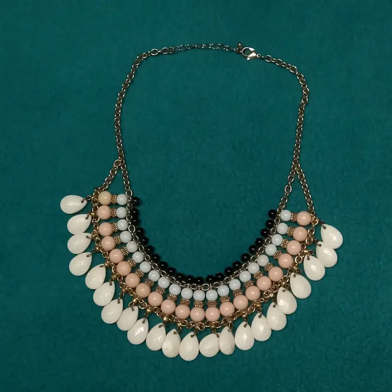 Collar de cuentas multicolor estilo bohemio