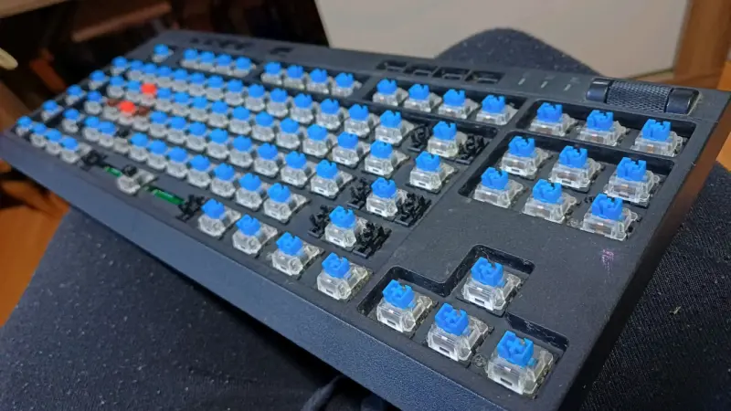 Redragon k588 rgb mecánico - 3