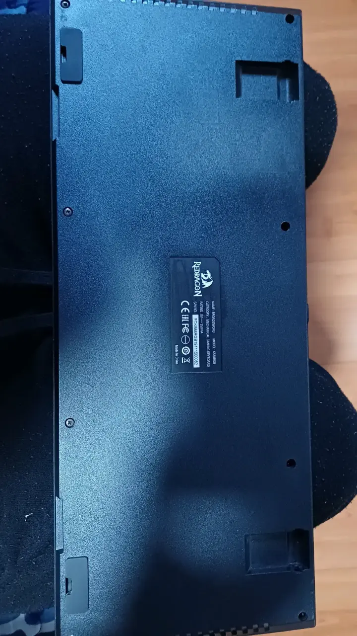 Redragon k588 rgb mecánico - 4