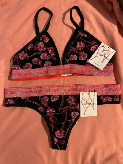 Conjunto de lencería floral Calvin Klein - miniatura 1