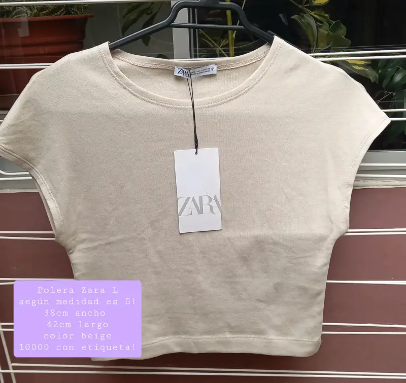 Polera beige Zara con etiqueta talla S