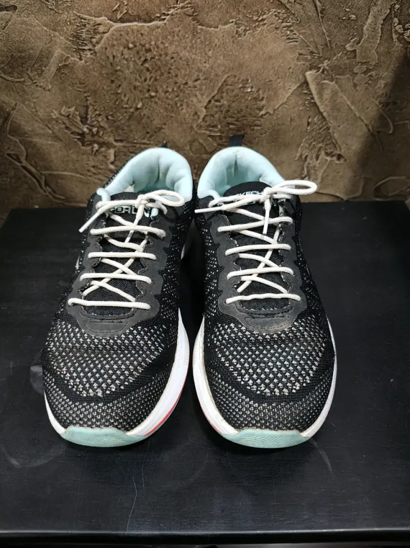 Zapatillas deportivas negras Skechers para mujer