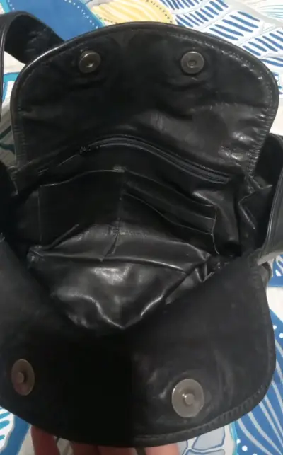 Cartera negra de hombro - miniatura 3