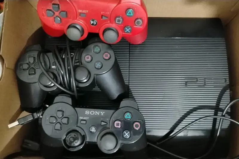 PS3 Super slim desbloqueada 500GB - 1
