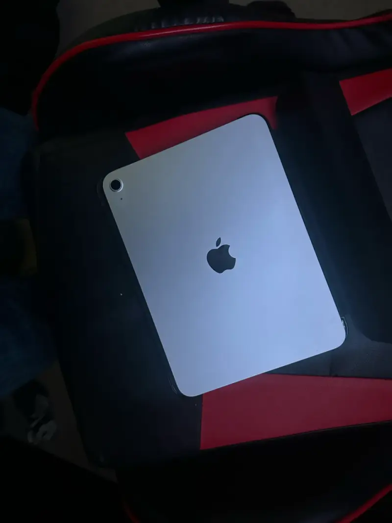 iPad con Apple Pencil y funda protectora - 4