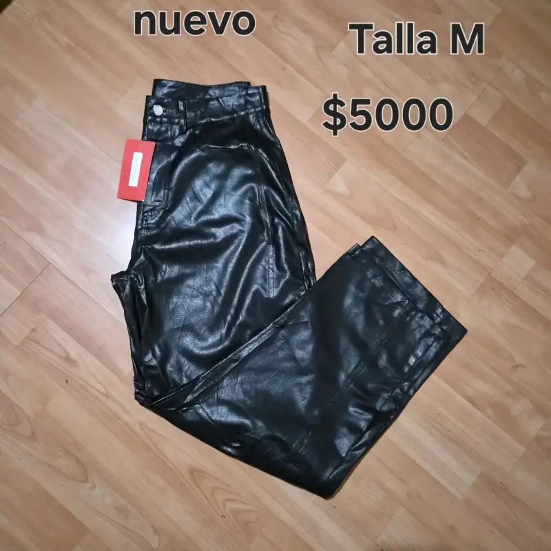Pantalones de cuero sintético negros talla M nuevos - 1