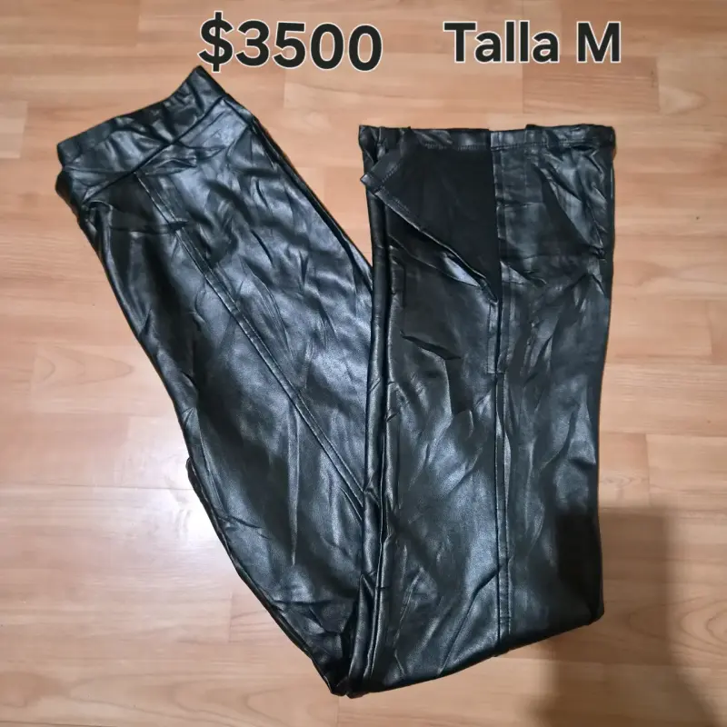 Pantalones de cuero sintético negros talla M nuevos - 4