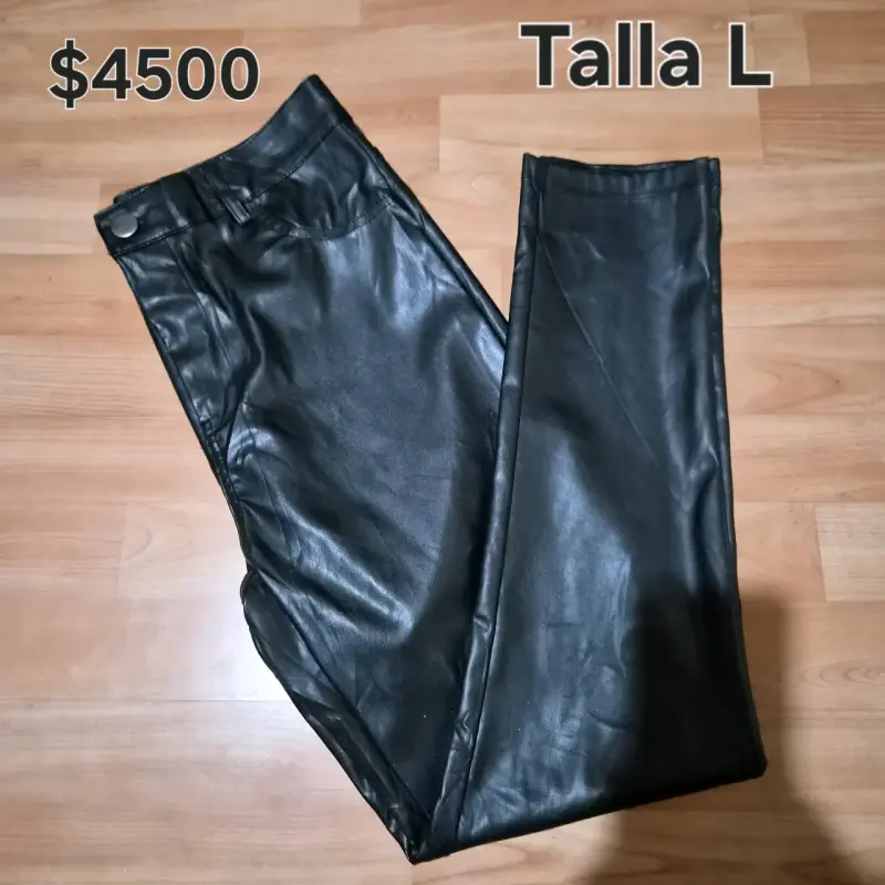 Pantalones de cuero sintético negros talla M nuevos - 5