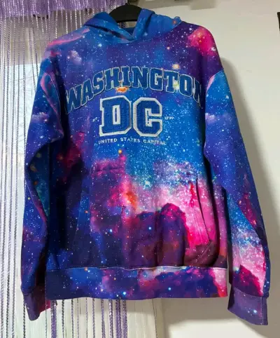 Polerón con capucha estampado galaxia Washington DC - miniatura 1